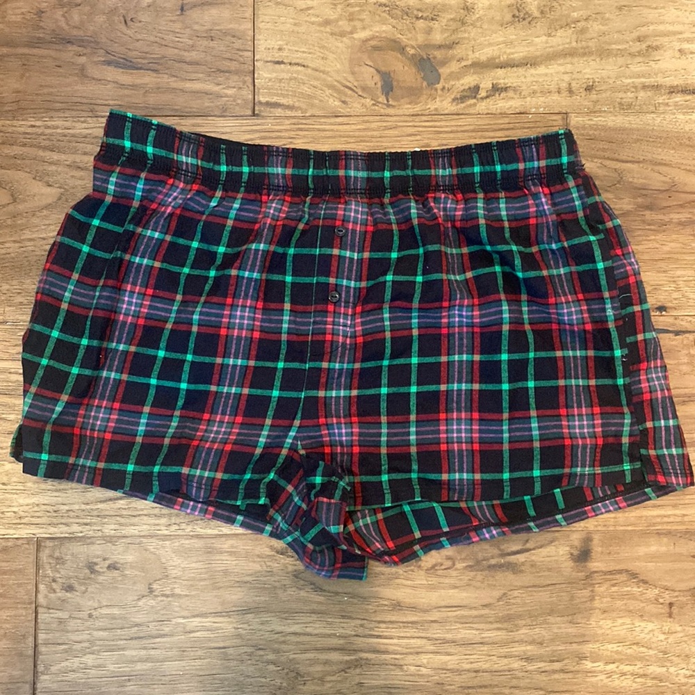 LARGE PINK VS PLAID SHORTS TAG ATTACHED